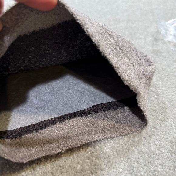 Barefoot Dreams NWT Cozy Chic Lite Confetti Beanie Hat Storm Gray Dark Brown - Picture 5 of 8